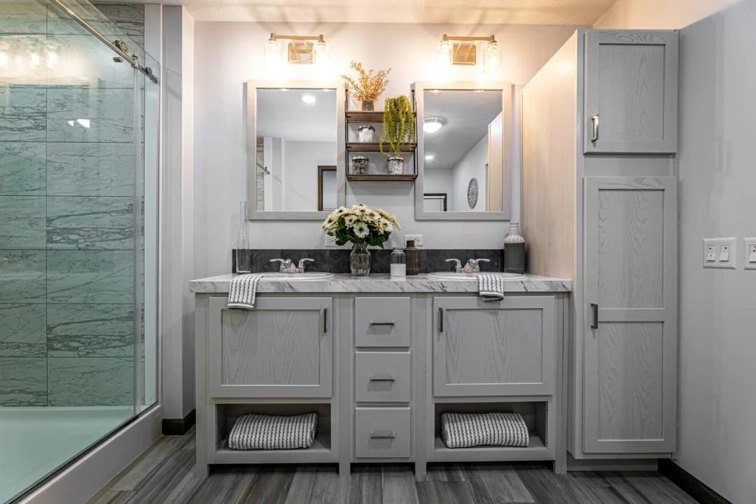 Aberdeen 24031 bathroom home features