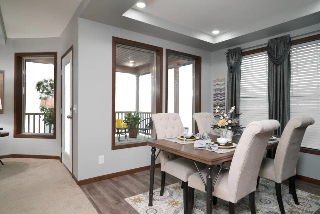 Ultra 3 interior home features