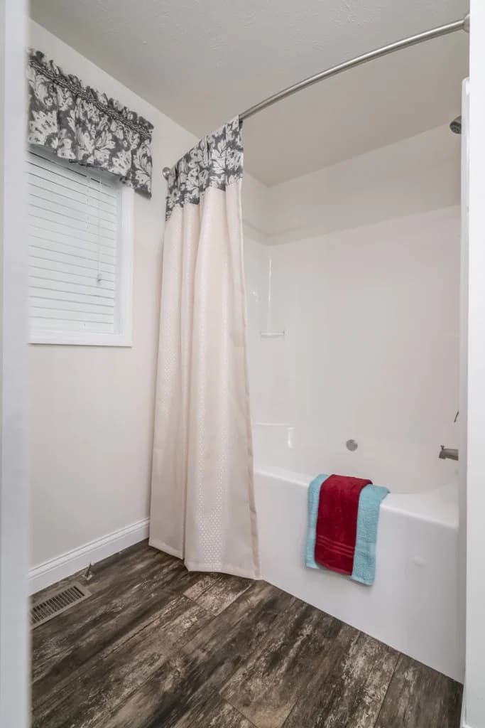 Limited 1 bathroom home features