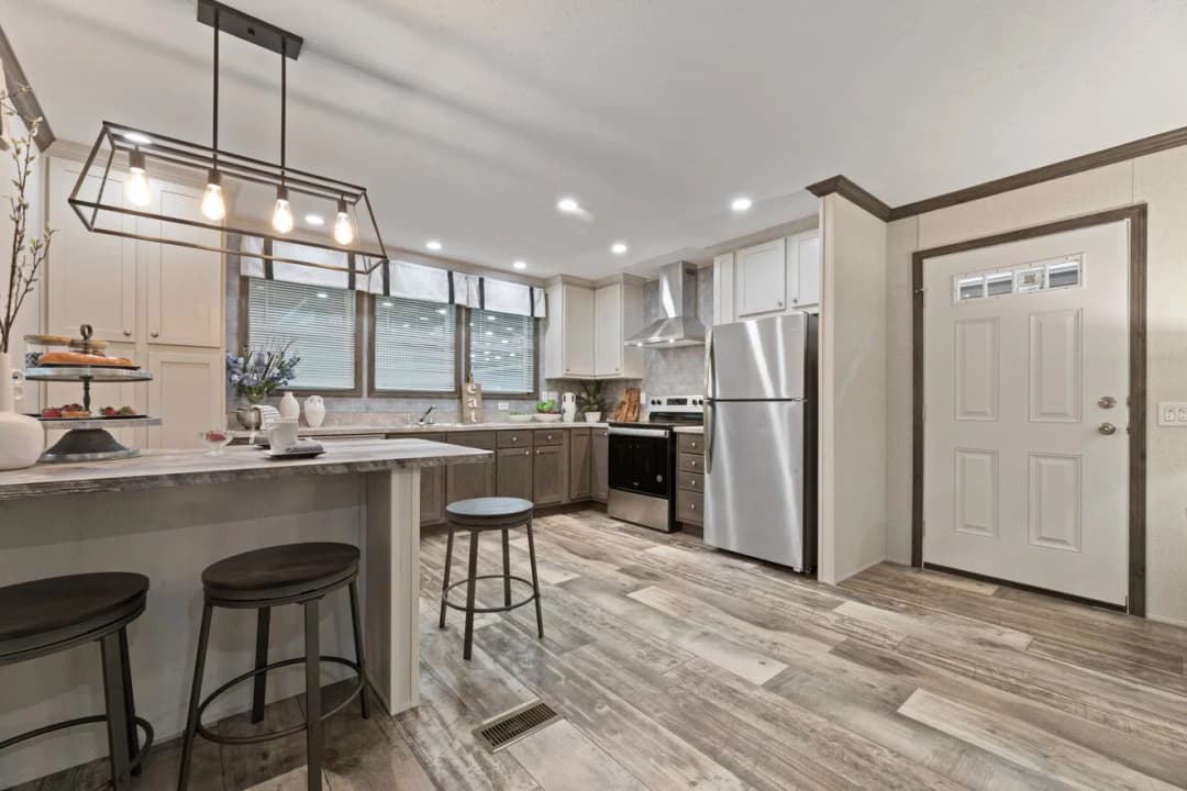 Eastman 24530 kitchen home features