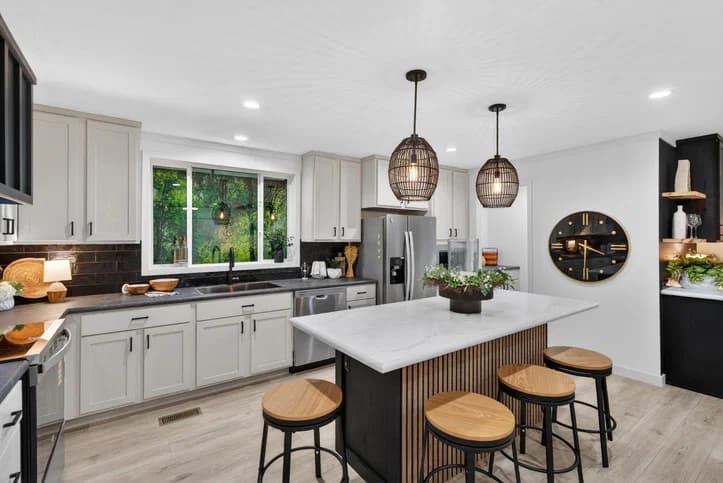 Aura kitchen home features