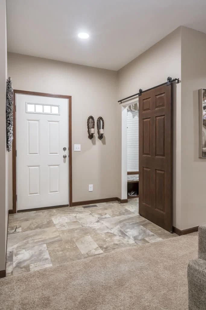Ultra 6 interior home features