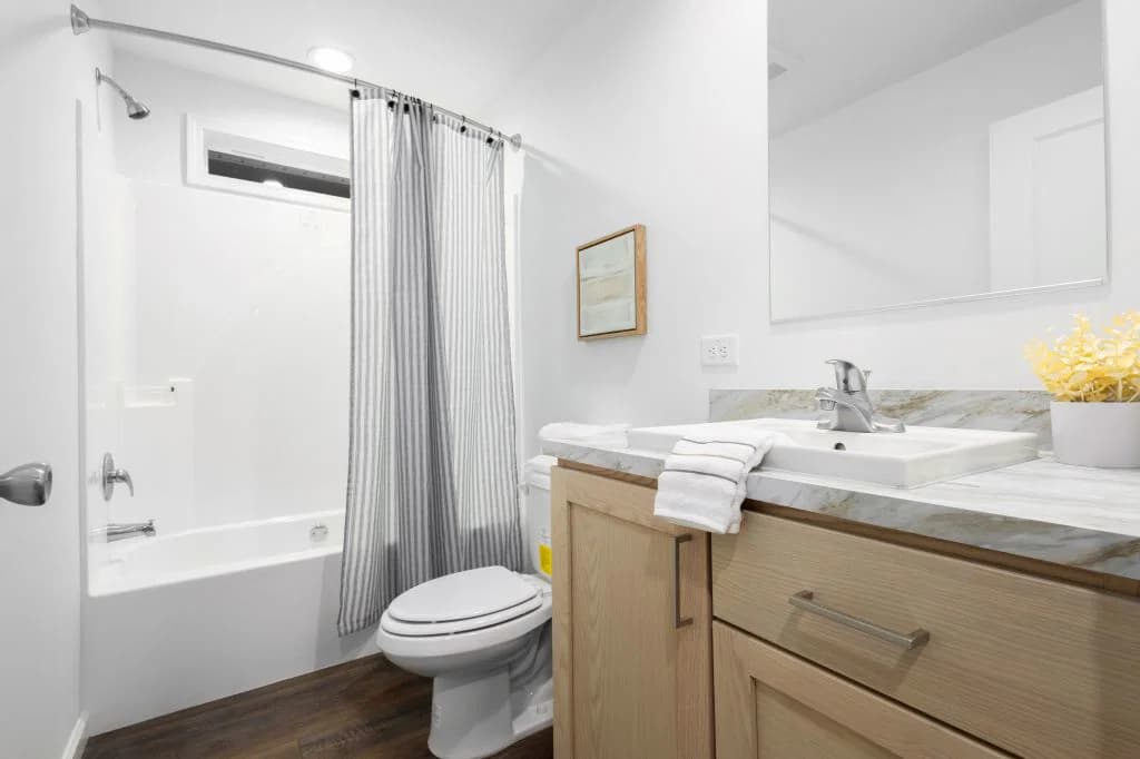 Landmark flex 2lm2430-r bathroom home features
