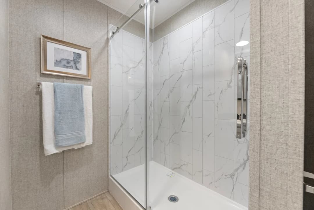 Carson 24532 bathroom home features
