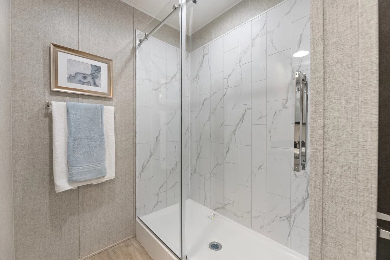 Carson 24532 bathroom home features