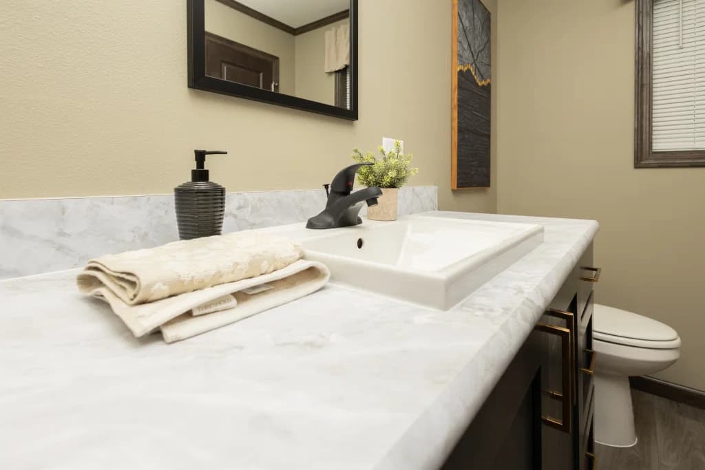 1w1048-v bathroom home features
