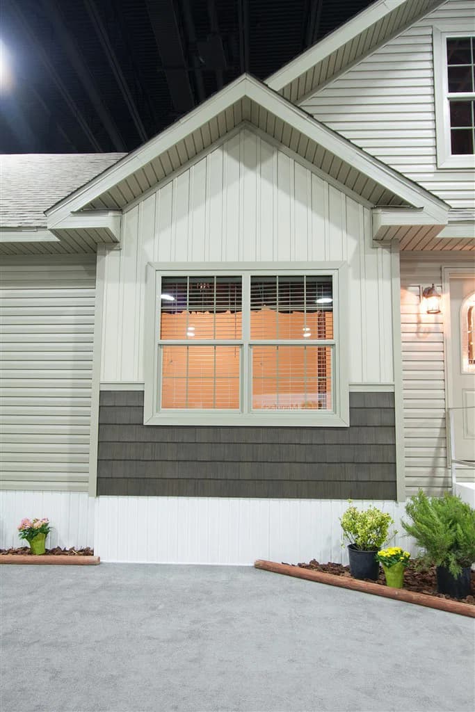 Bellevue exterior home features