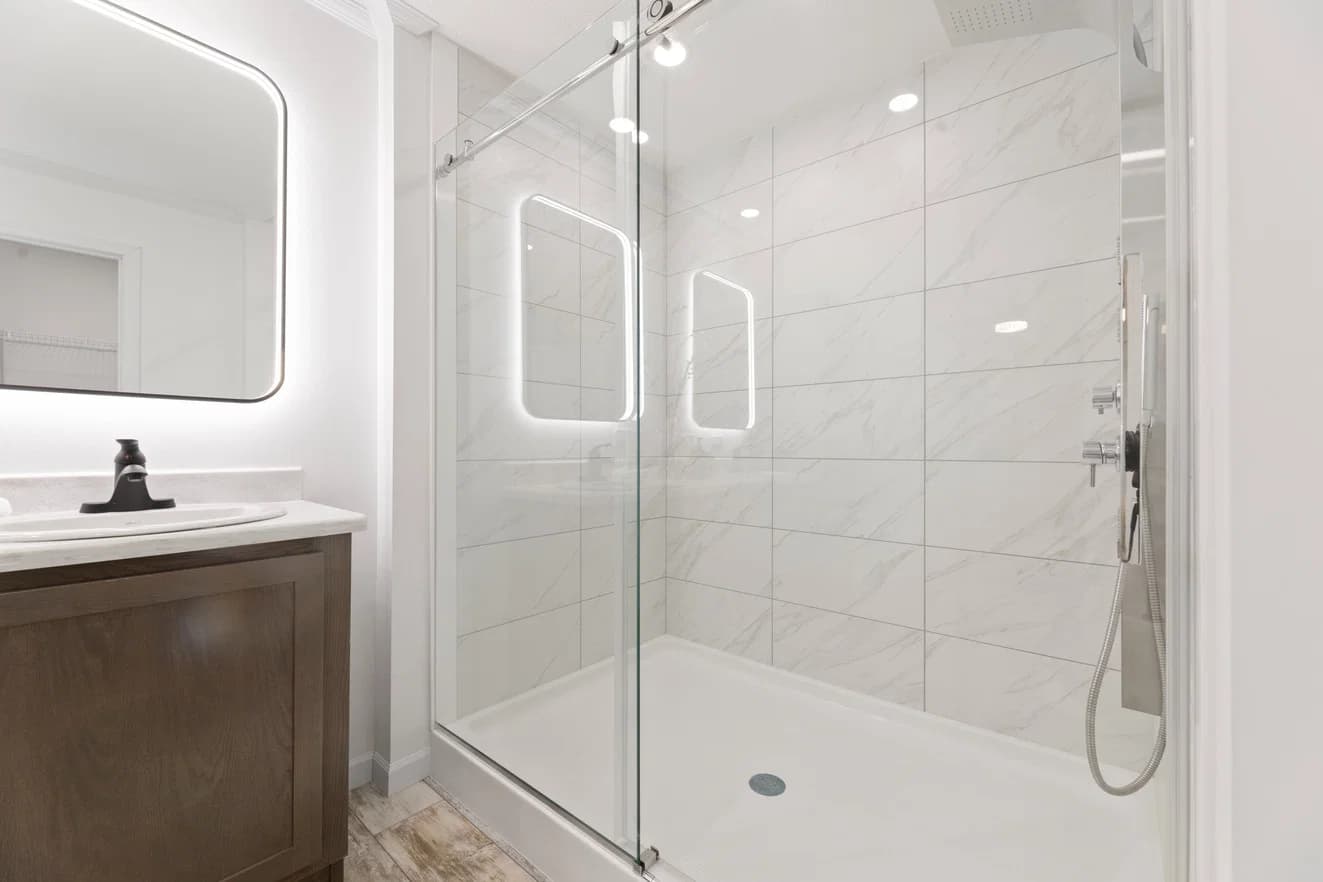 Ives 24033 bathroom home features