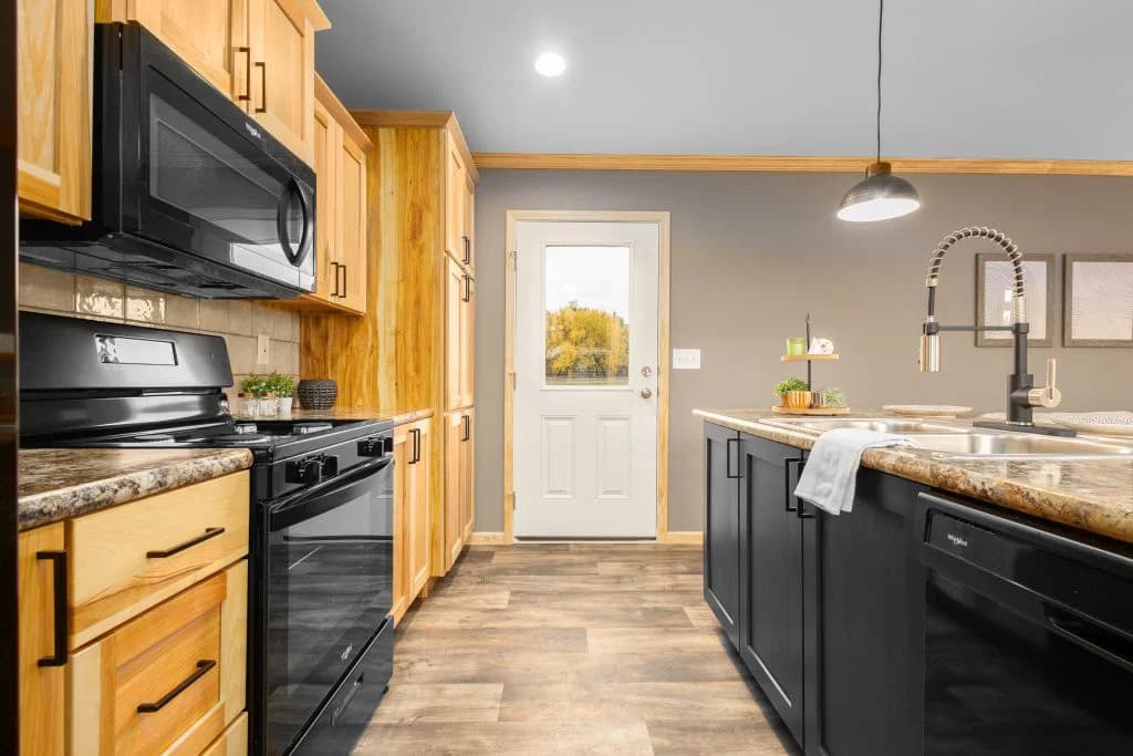 1w1908-v kitchen home features