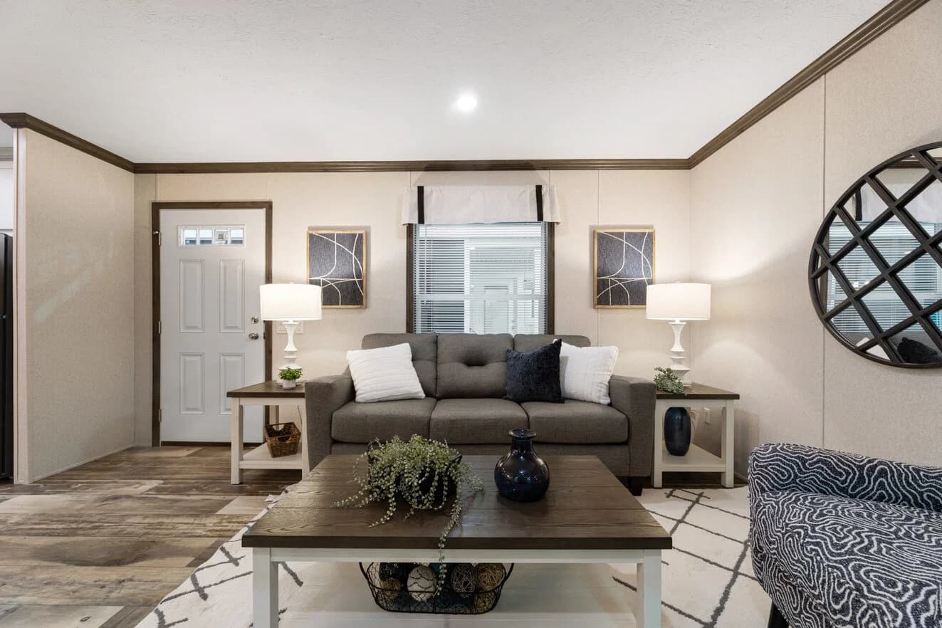 Eastman 24530 interior home features