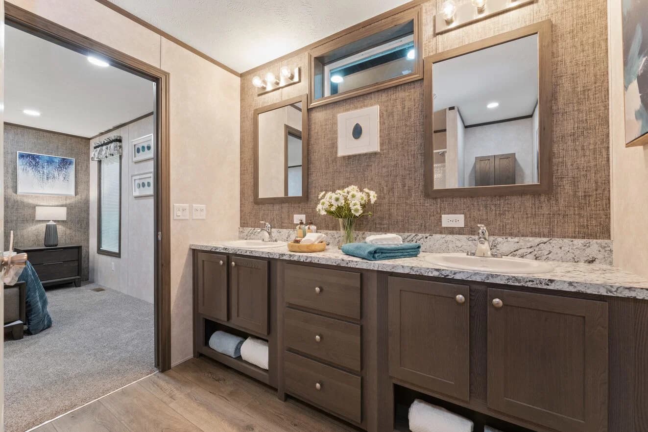Fulton 24028 bathroom home features