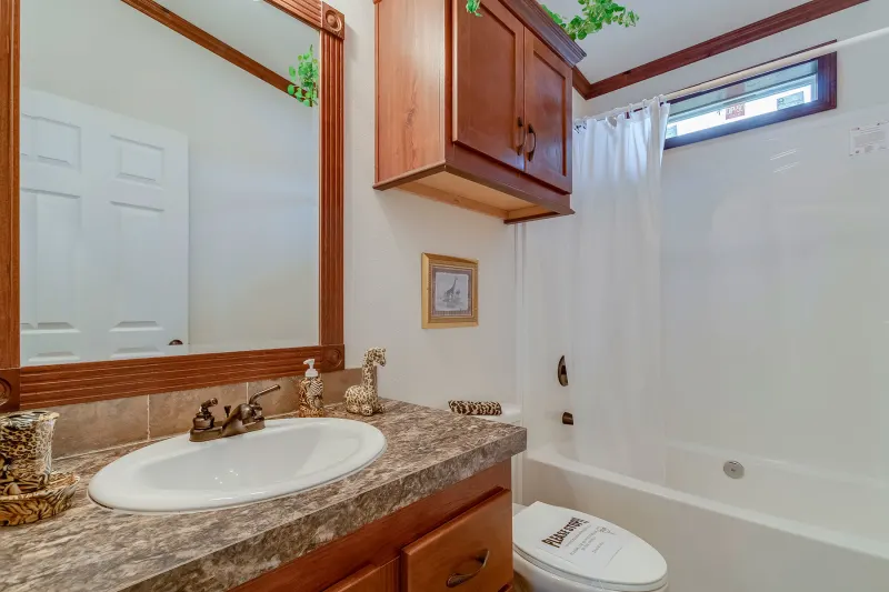 Lexington a260 bathroom home features