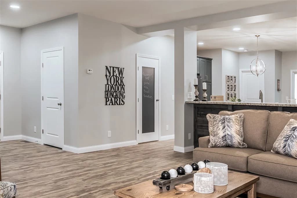 Ultra 13 interior home features