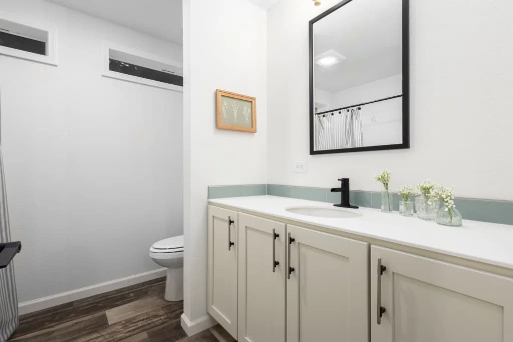 Millenian 5 bathroom home features