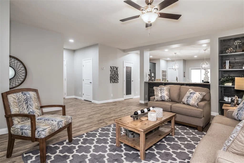 Ultra 13 interior home features