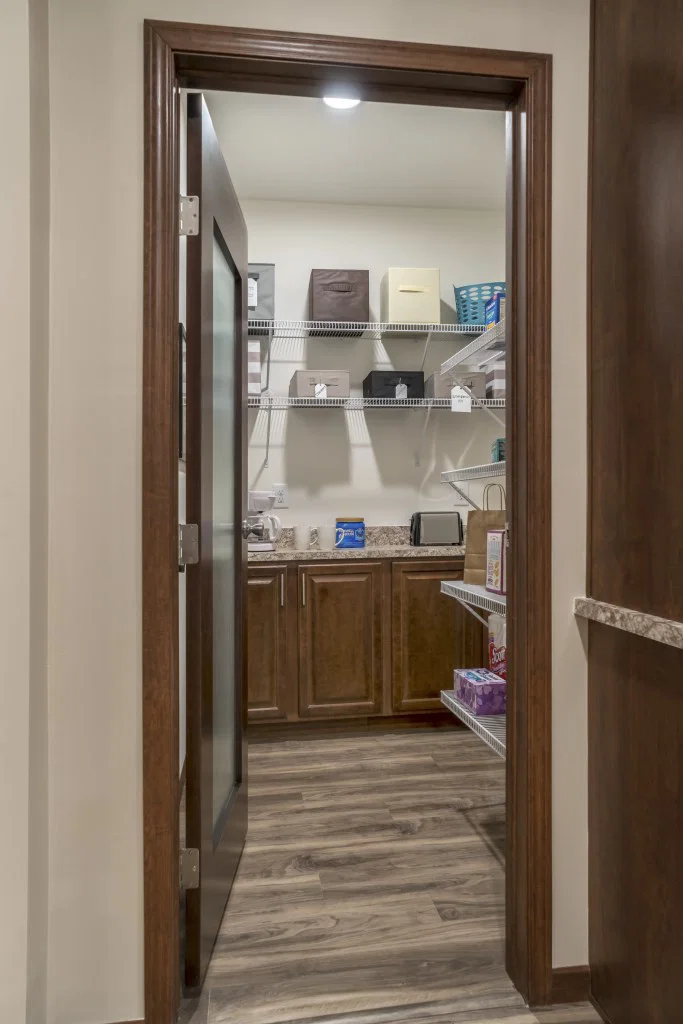Ultra 6 interior home features
