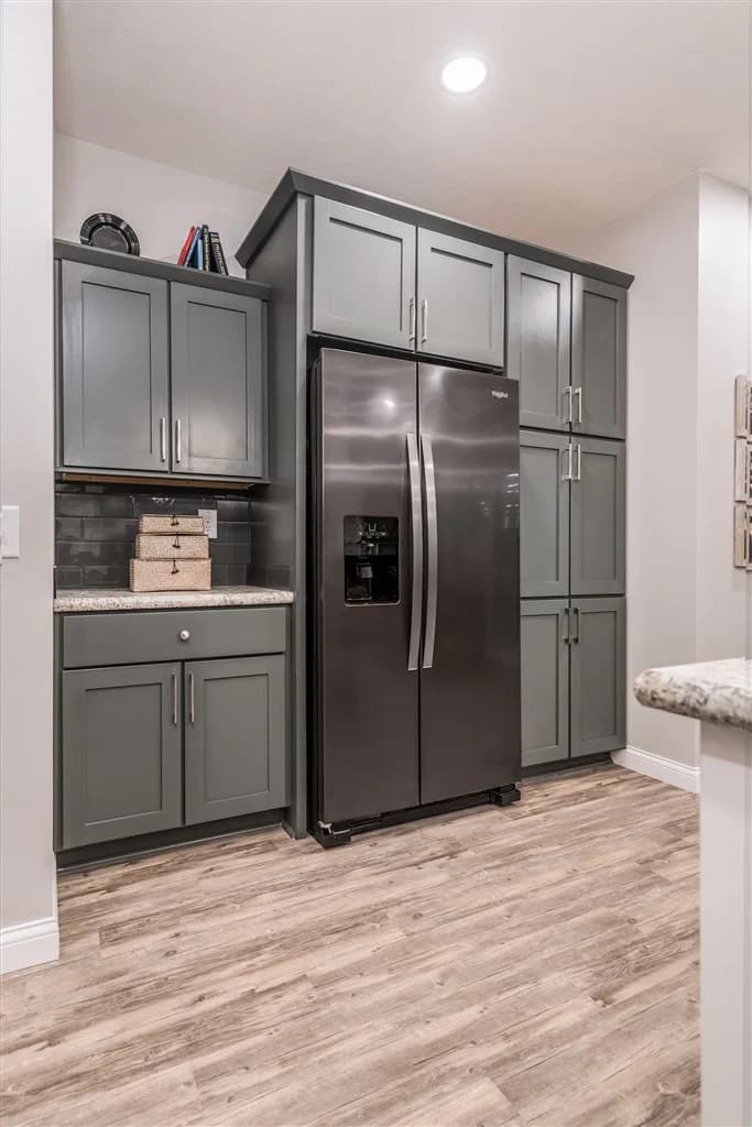 Ultra 13 kitchen home features
