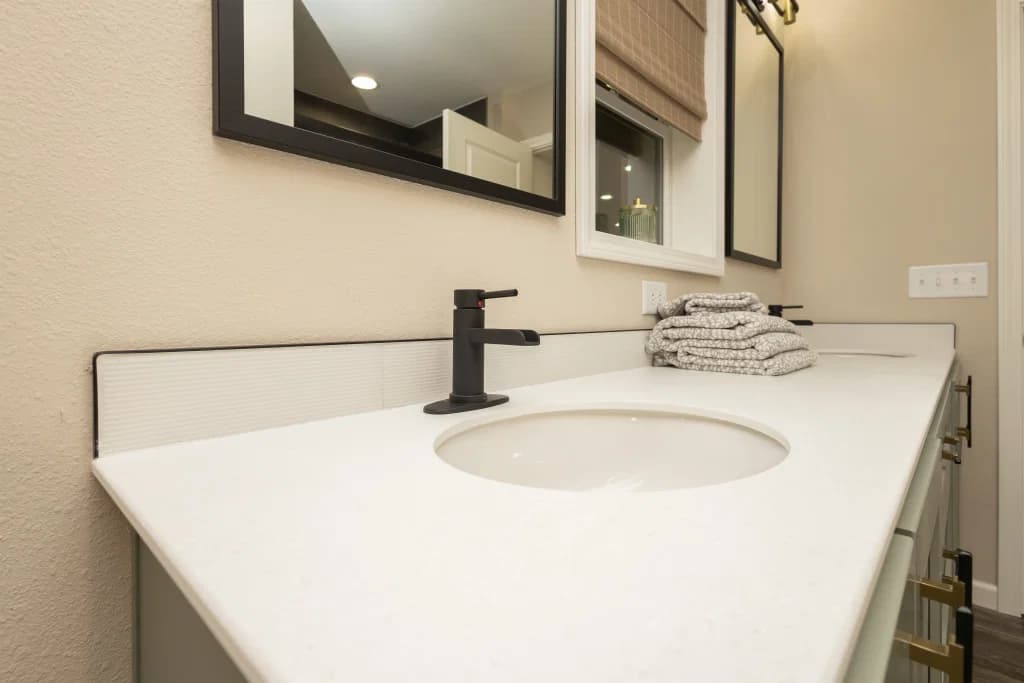 Millenian 5 bathroom home features