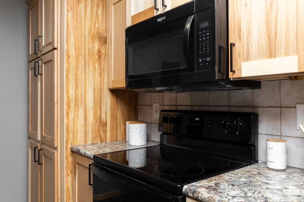 1w1407-v kitchen home features