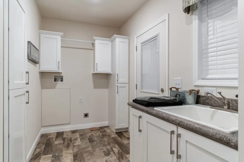 Signature 1 bathroom home features