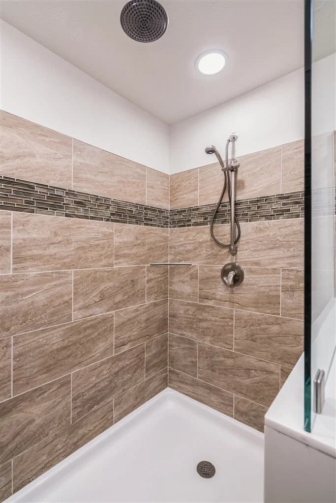 Limited 3 bathroom home features