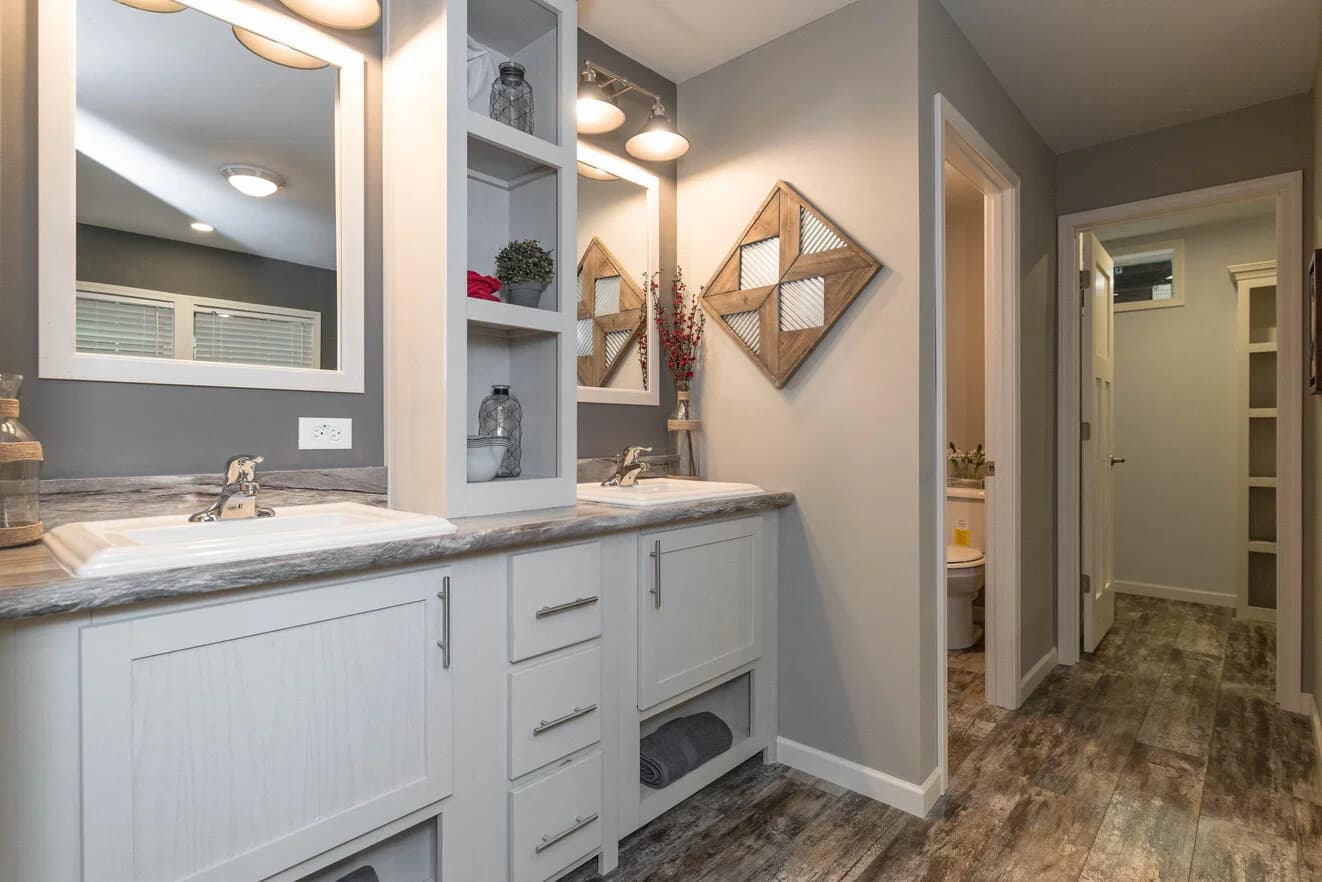 Pinehurst 92602k bathroom home features