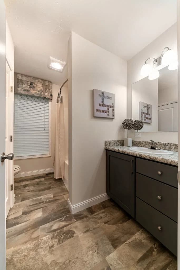 Signature 1 bathroom home features