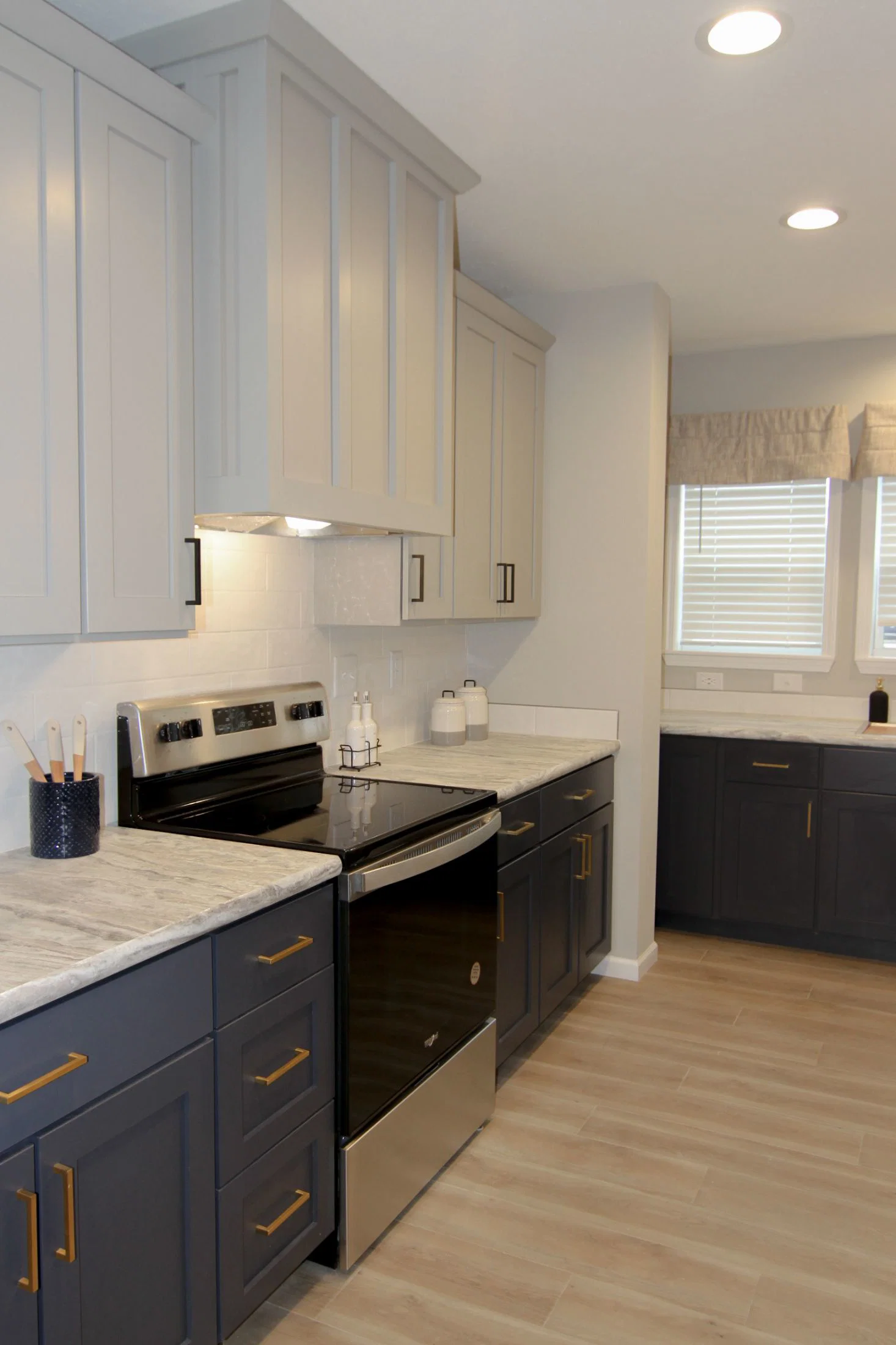 Ultra deuce 3 kitchen home features