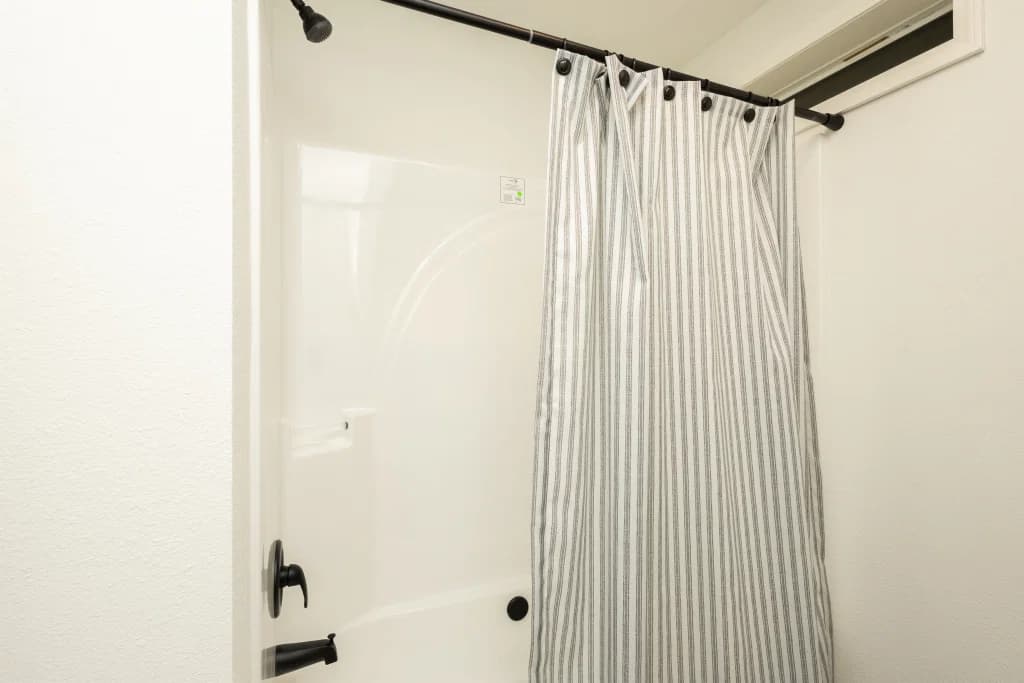 Millenian 5 bathroom home features