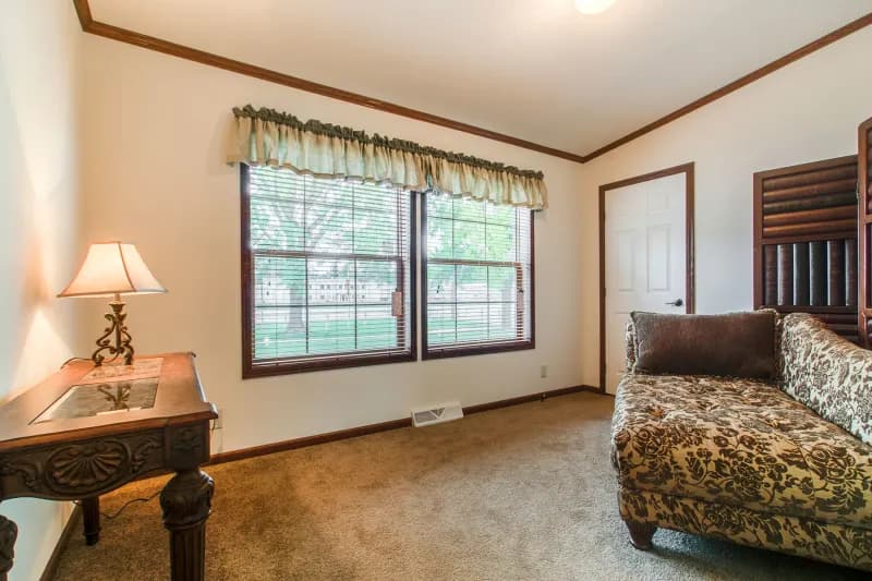 Lexington c208 interior home features