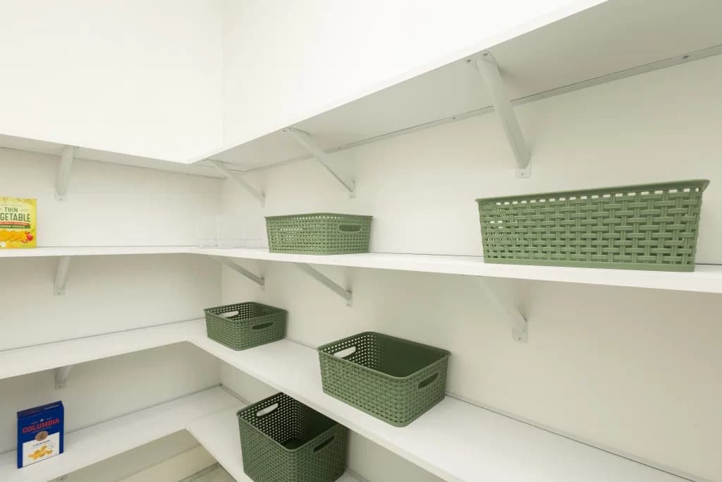 Signa 1 interior home features