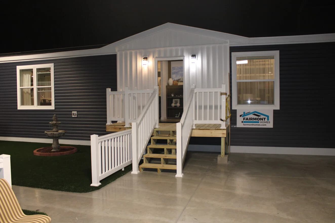 National 24525 exterior and elevation home features