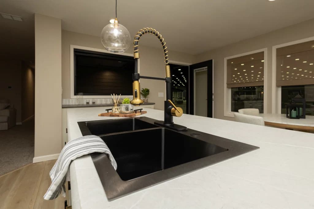 Millenian 5 kitchen home features