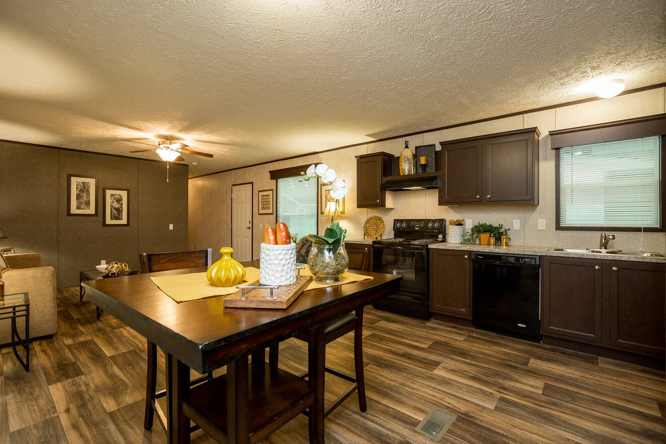 Eldora 188500 interior home features