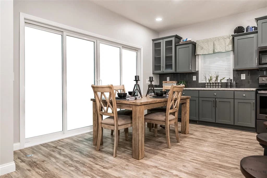 Ultra 13 interior home features