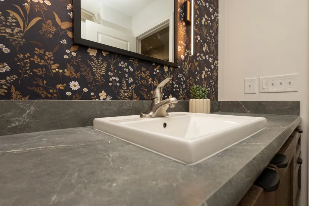 Essence 20 bathroom home features