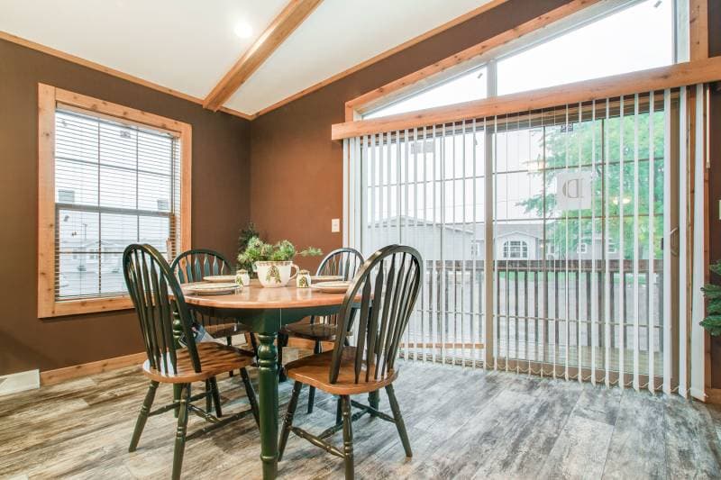 Wood manor d500 interior home features