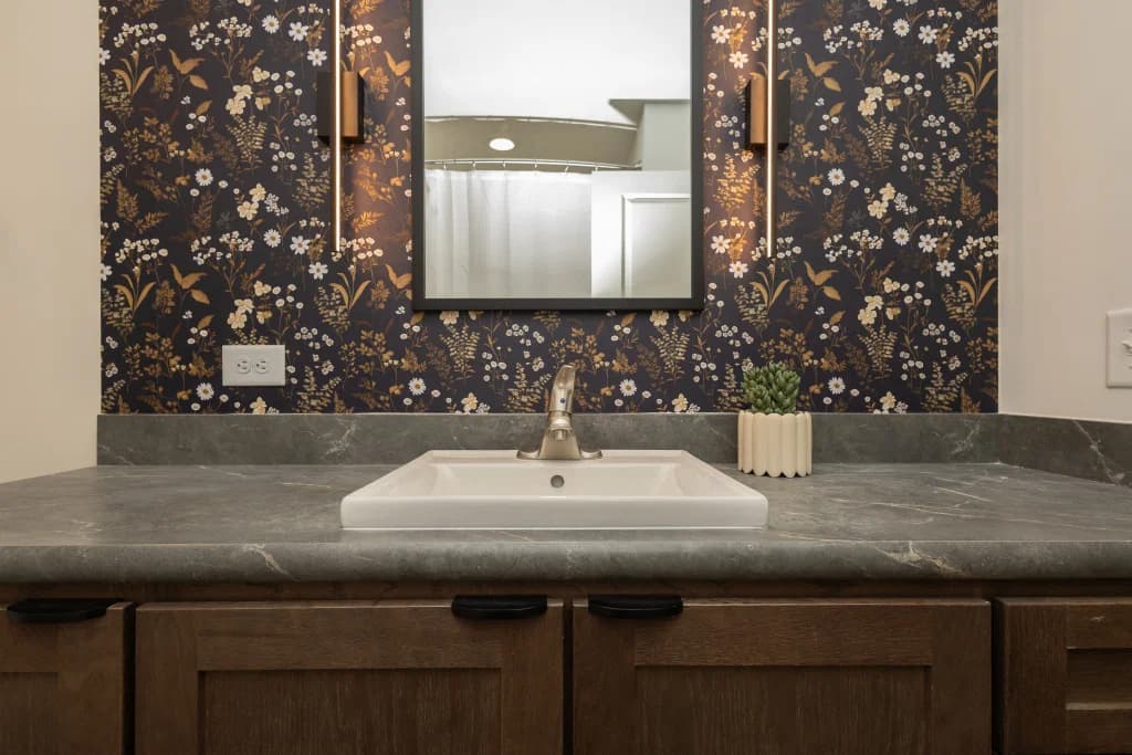 Essence 20 bathroom home features