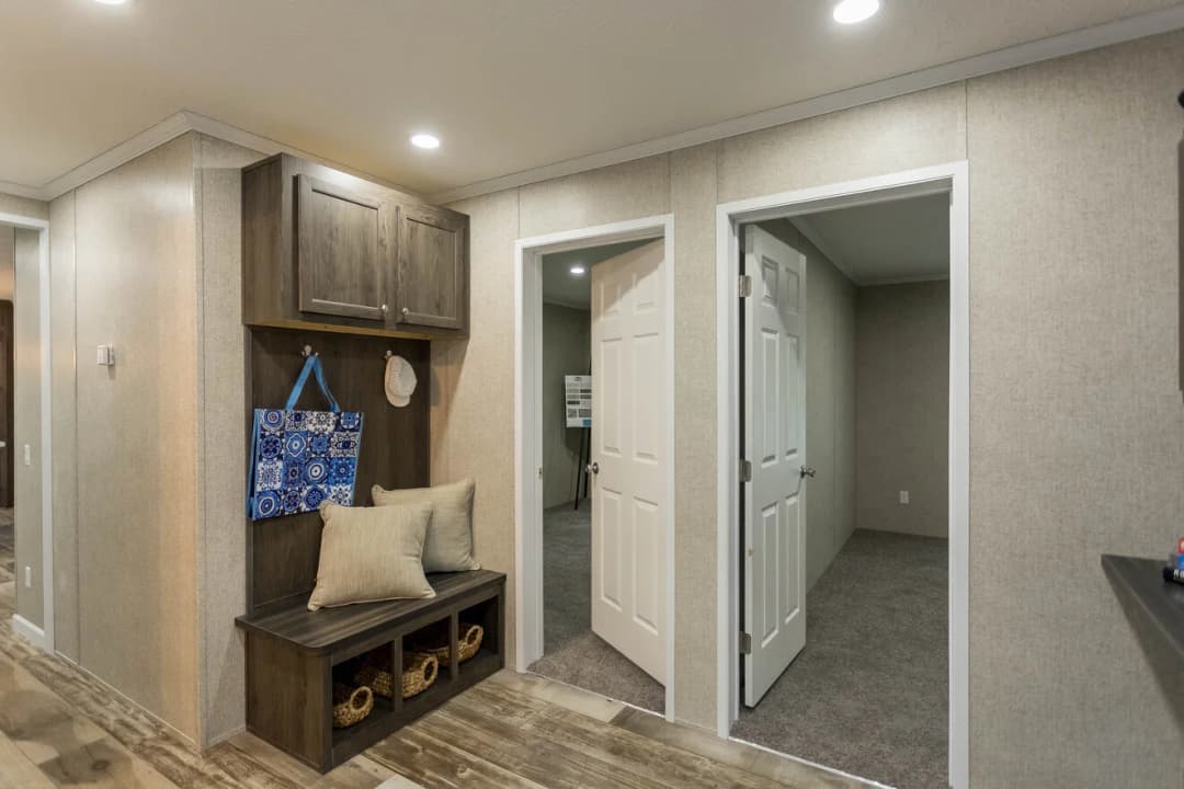 Goddard 24027 interior home features