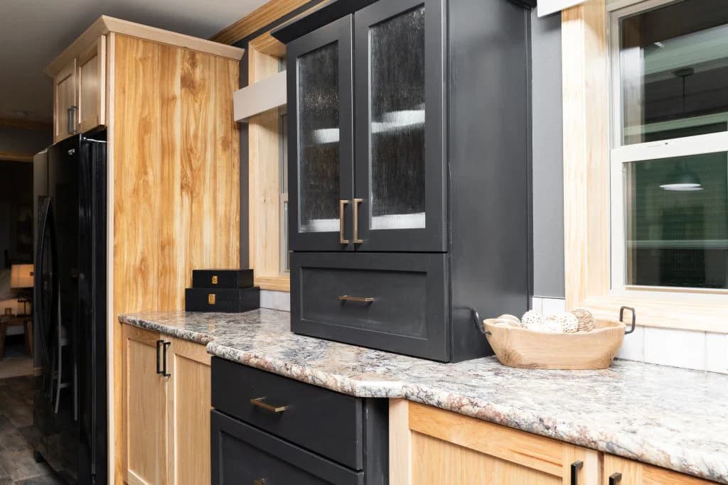 1w1407-v kitchen home features