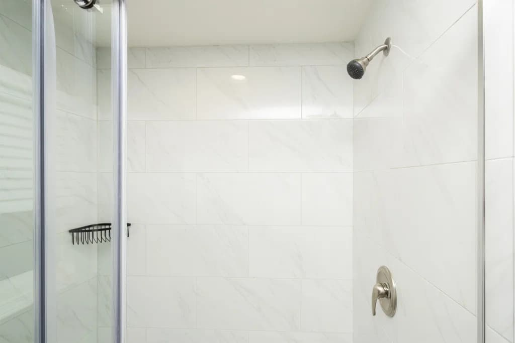 Essence 20 bathroom home features