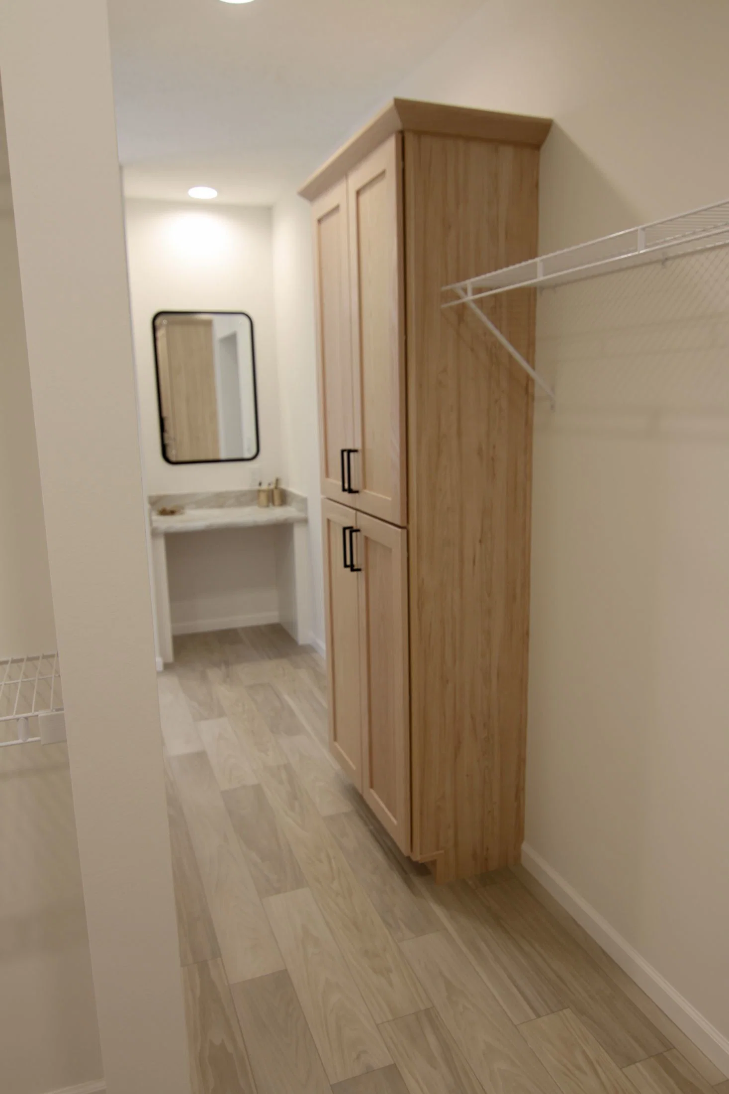 Ultra deuce 3 bathroom home features