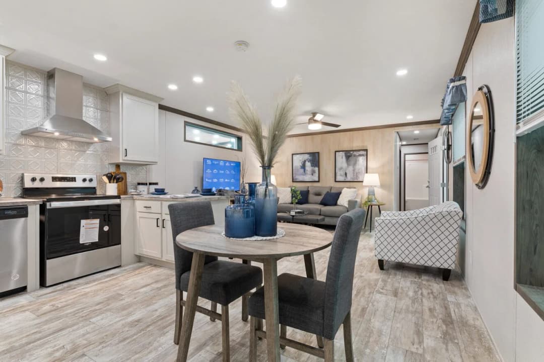 Tesla 24523 interior home features