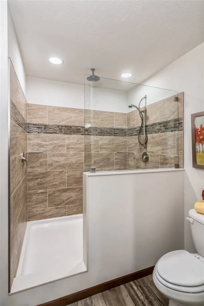 Limited 3 bathroom home features