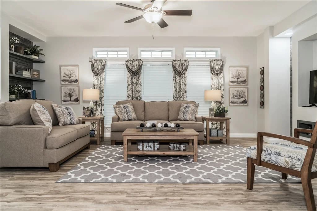 Ultra 13 interior home features