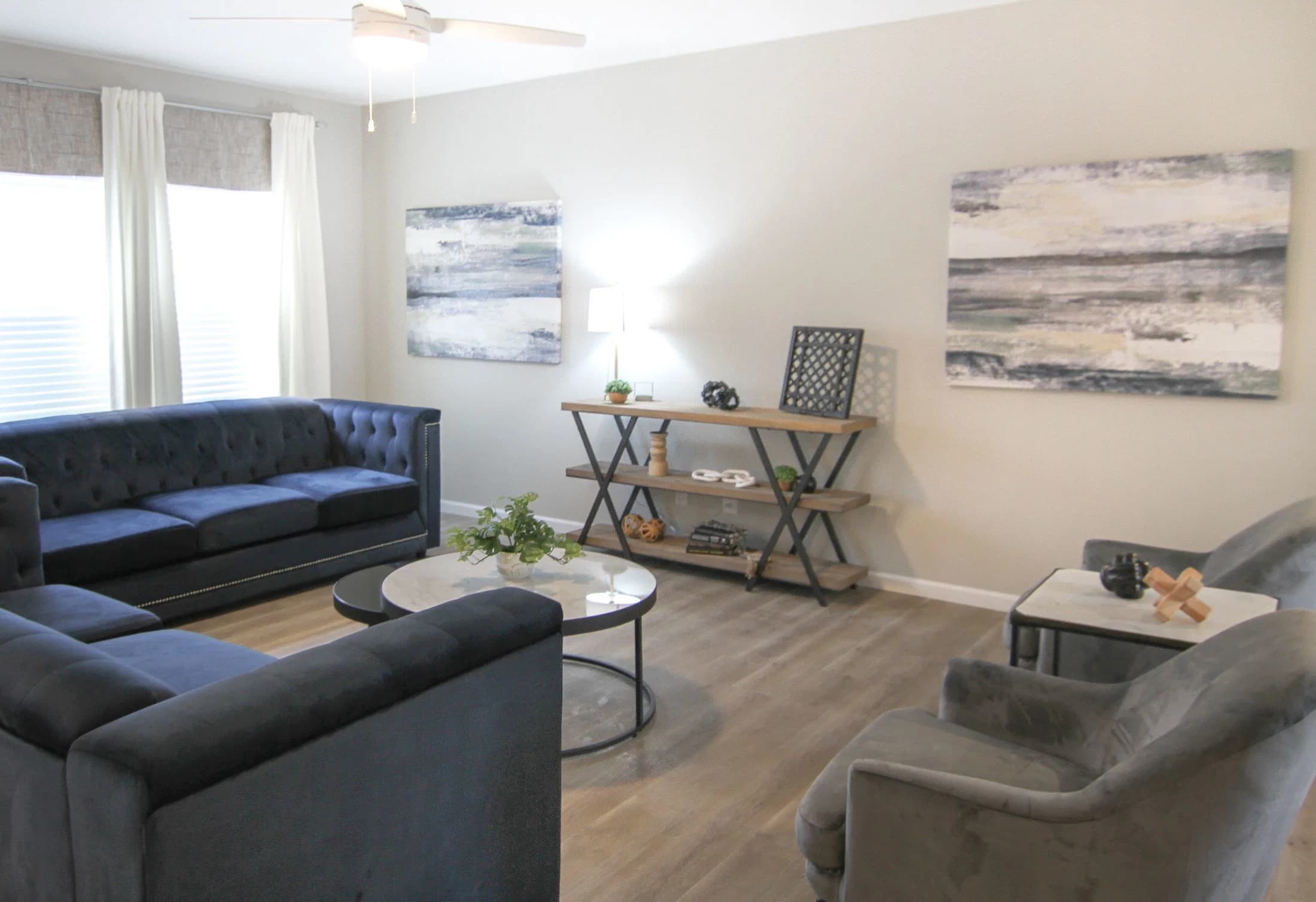 Ultra deuce 3 interior home features