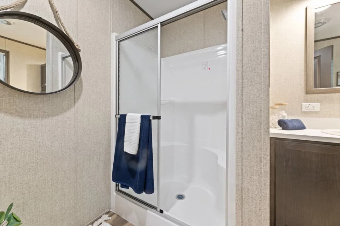 Eastman 24530 bathroom home features