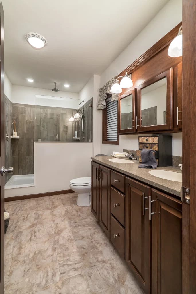 Ultra 3 bathroom home features
