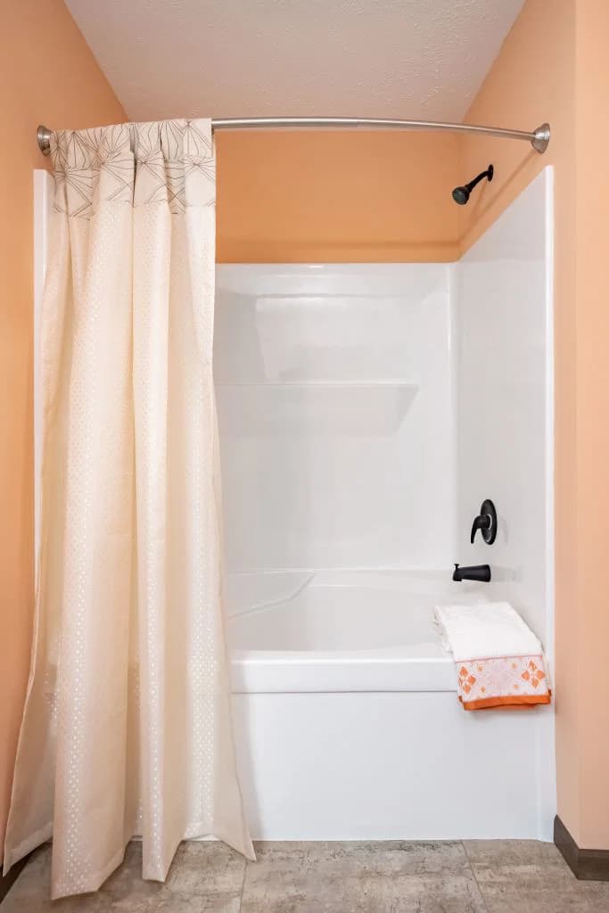 Limited 4 bathroom home features