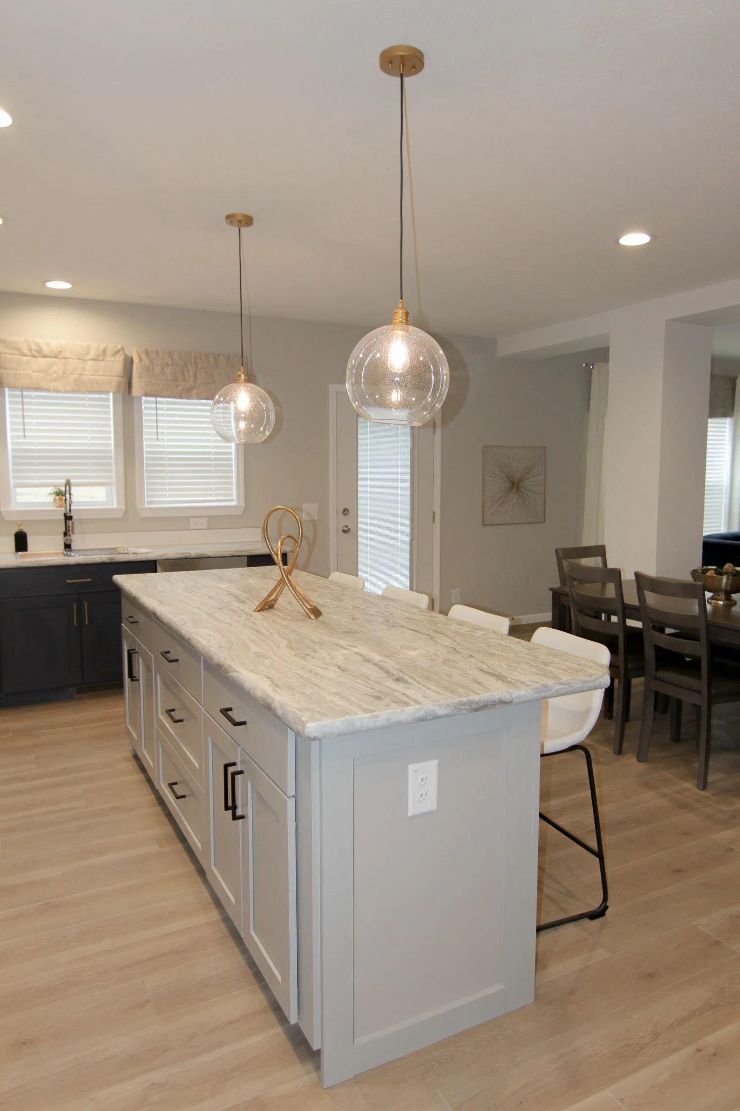 Ultra deuce 3 kitchen home features